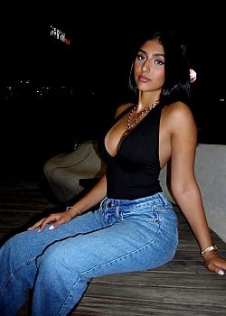 Helia Karimipour image 3 of 3