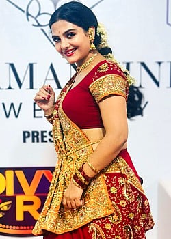 Hema Sharma image 2 of 3