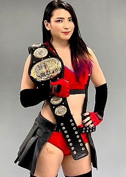 Hikaru Shida image 3 of 4