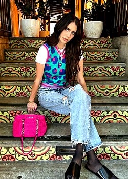 Hila Klein image 4 of 4