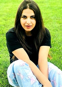 Himanshi Khurana image 1 of 1