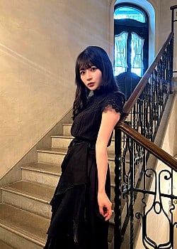 Hina Aoki image 2 of 4