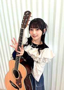 Hina Aoki image 4 of 4