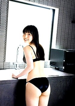 Hina Iwata image 2 of 3