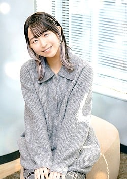 Hina Yomiya image 3 of 4