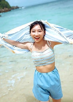 Hinaki Yano image 2 of 2