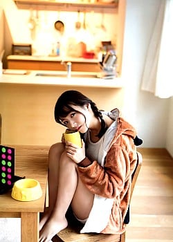 Hinako Kitano image 4 of 4