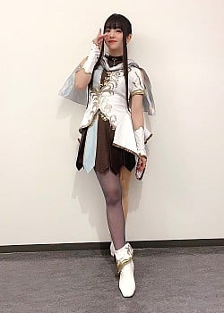 Hinata Sato image 2 of 4
