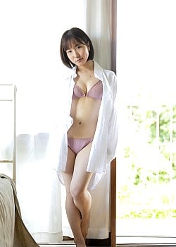 Hitomi Tachibana (Gravure Idol) image 3 of 3
