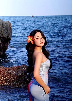 Hoang Thuong Huyen image 4 of 4