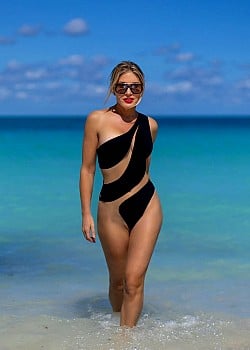 Hofit Golan image 3 of 3