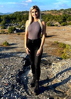 Holly Courtney image 4 of 4
