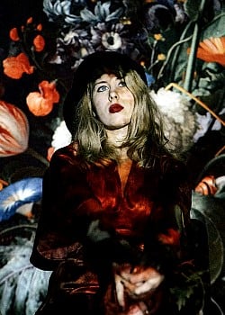 Holly Macve image 4 of 4