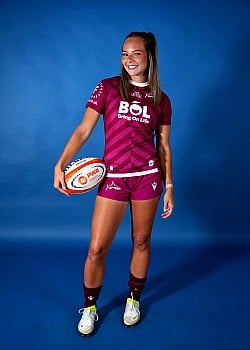 Holly Thorpe image 2 of 2