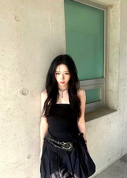 Hong Hyeju image 3 of 3