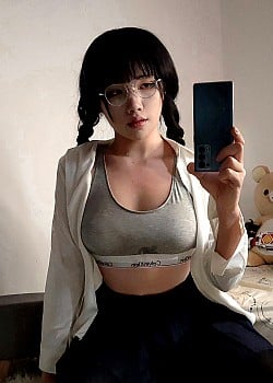 Hongbin (Cosplayer) image 2 of 2