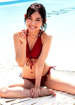Honoka Yahagi image 2 of 4