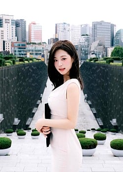 Hwang Soo-ji image 1 of 1