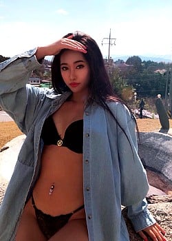 Hyun Ni image 4 of 4