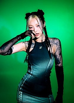 Hyun Seo-yeon image 3 of 4