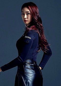 Hyunju Yoo image 2 of 2