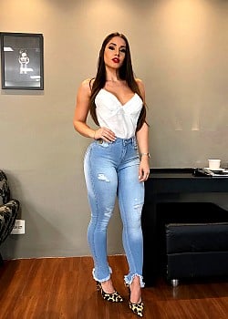 Iara Guimaraes image 4 of 4