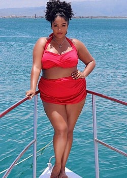 Ilianna Garcia image 2 of 4