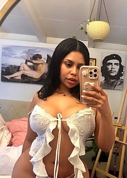 Iluvcinnie image 2 of 3