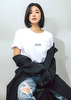 Im Se-mi image 1 of 3