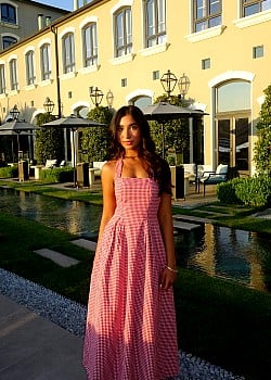 Iman Derya image 2 of 2