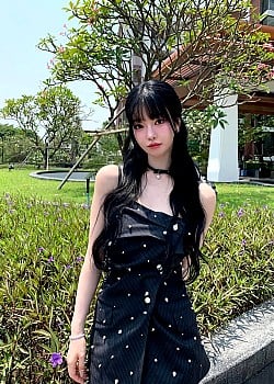 In Se-yeon image 3 of 4