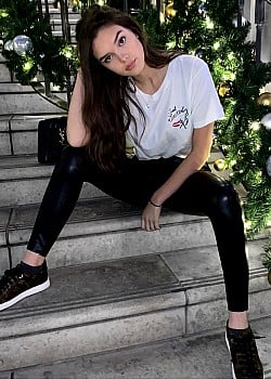 India Grace Halsell image 4 of 4