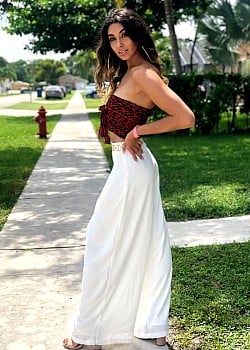 India Jazell image 2 of 2