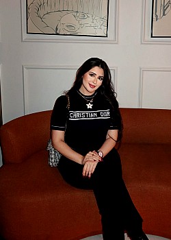 Ines Sari image 2 of 4