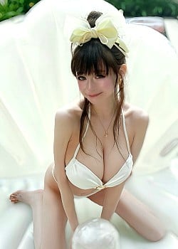 Inui Yuki image 3 of 4