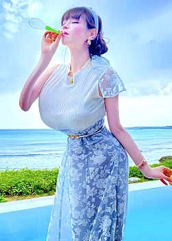 Inui Yuki image 1 of 4