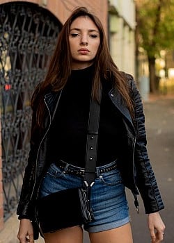 Ioana Carmen image 2 of 3