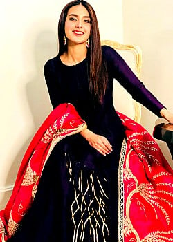 Iqra Aziz image 1 of 2