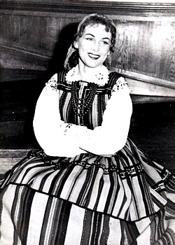 Irena Santor image 2 of 4