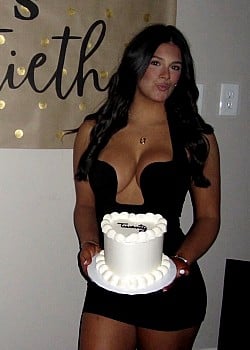 Isa Herrera image 2 of 2