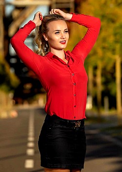Isabel Drescher image 2 of 3