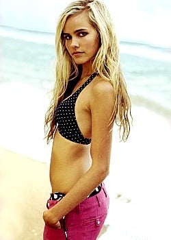 Isabel Lucas image 3 of 4
