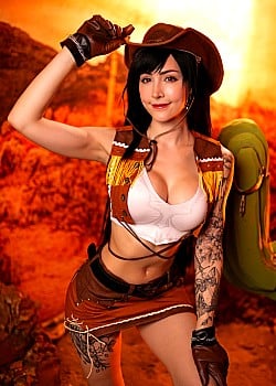 Isabel Luxlo image 2 of 4