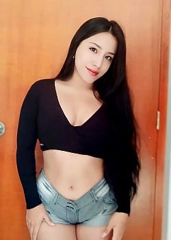 Isabel Ruiz (Instagram) image 1 of 4