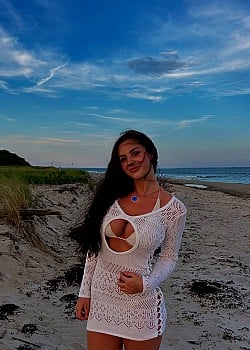 Isabella Flinn image 3 of 4