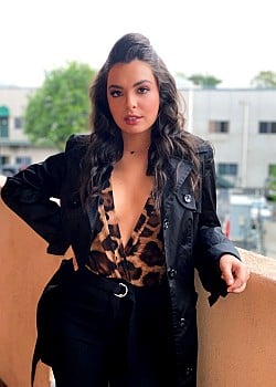 Isabella Gomez image 3 of 4