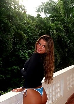 Isabella Lauren image 4 of 4