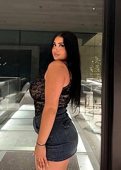 Isabella Rosita image 3 of 3