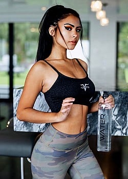 Isabelle Dunhour image 2 of 4