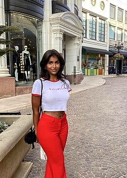 Ishini Weerasinghe image 3 of 3